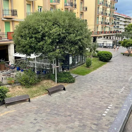 Con Terrazzo Vista Mare Andora