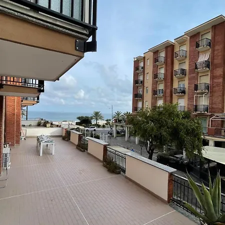 Con Terrazzo Vista Mare Daire *